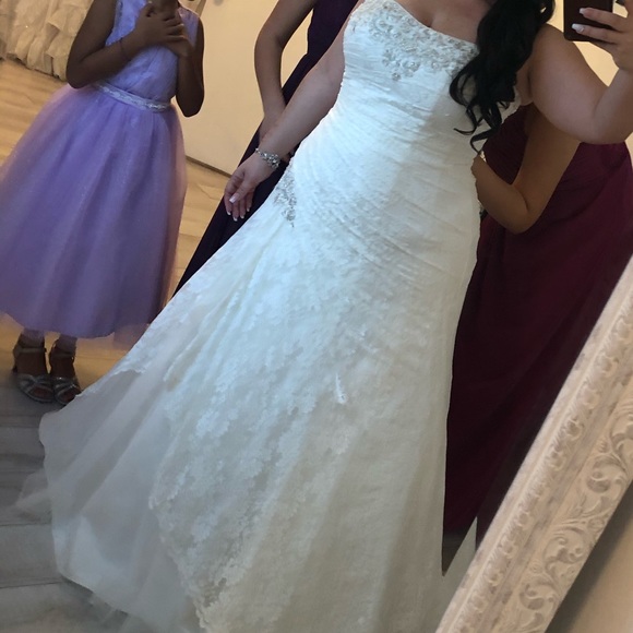 Wedding Dress - Picture 1 of 4